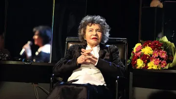 Хиляди се сбогуват със Стоянка Мутафова (ОБЗОР)