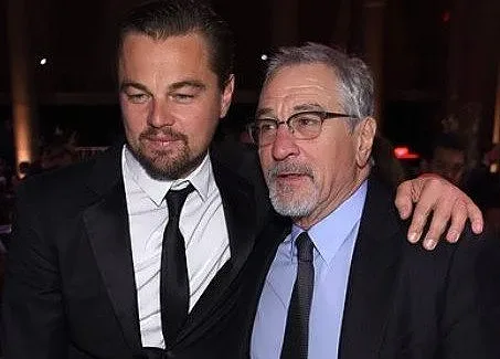 Ди Каприо връчва награда на Де Ниро