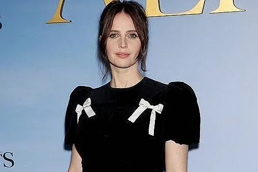 Фелисити Джоунс е бременна