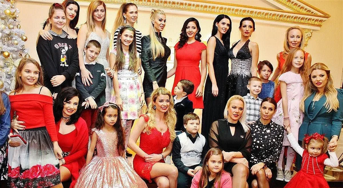 Мисис дами стават Коледни ангели за 11-ти път