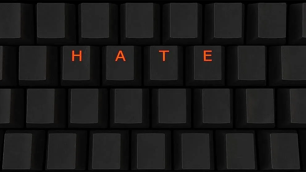 Франция със служба за борба с омразата