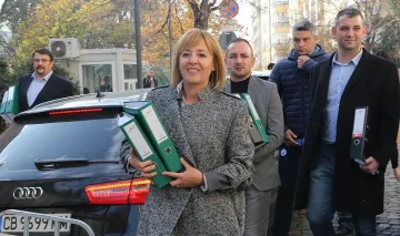 Манолова отрича да има проект за партия