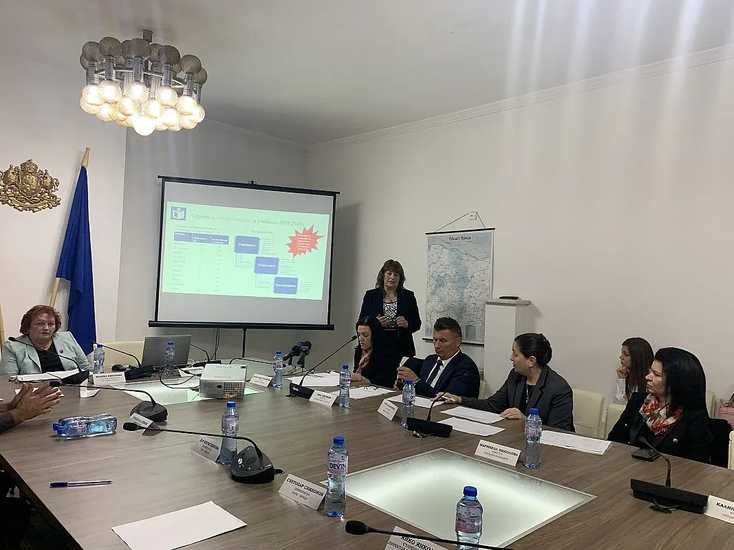 Във Враца и Козлодуй ще учат на една смяна