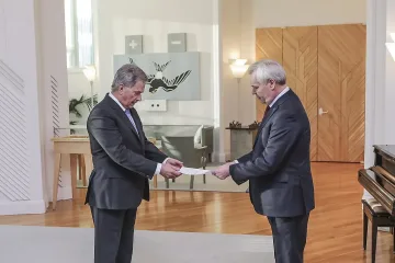 Пощаджии бутнаха финландския премиер от поста