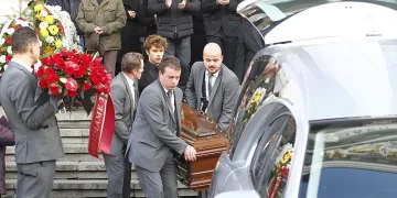 Погребват Стефан Данаилов в тесен кръг