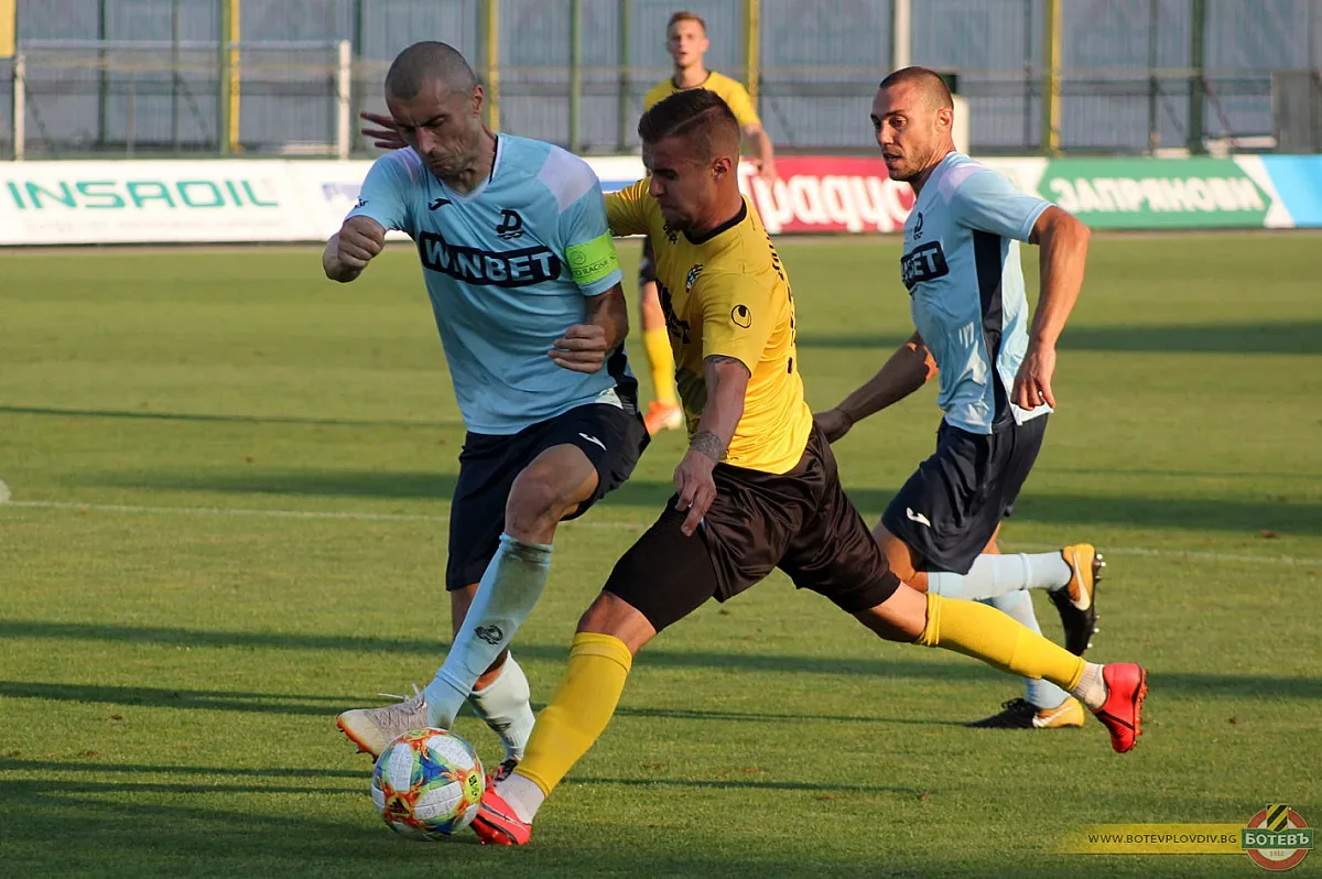 Ботев (Пд) с четвърта поредна победа