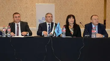 Карадайъ: Има отстъпление от демокрацията