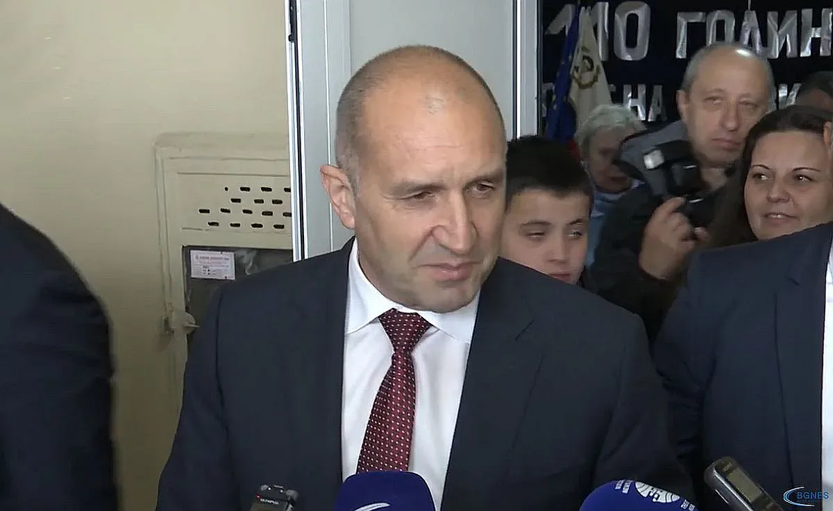 Радев се направи на ударен за руското клане в Украйна