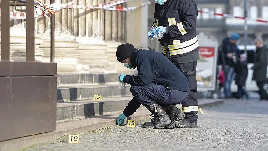 Вижте откраднатите бижута за 1 млрд. евро