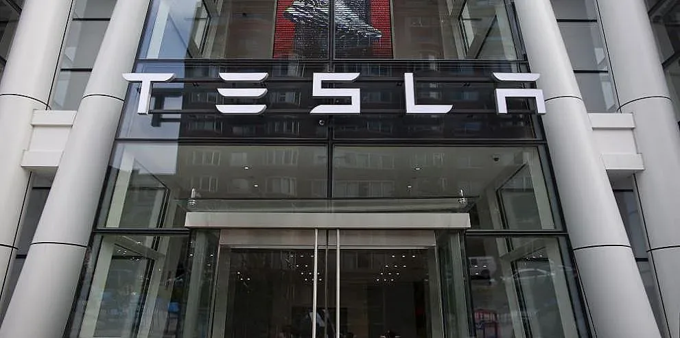 Tesla и Ford мерят сили с електропикапи