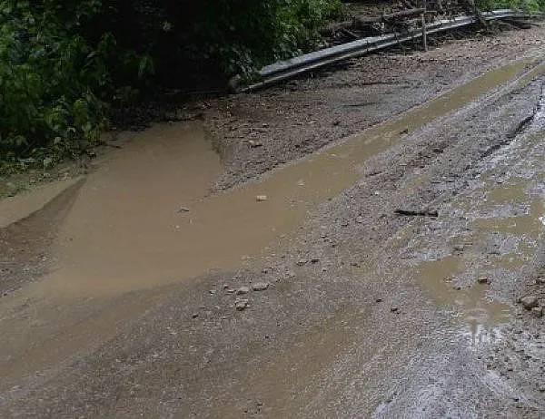 Язовирите в Царево преливат