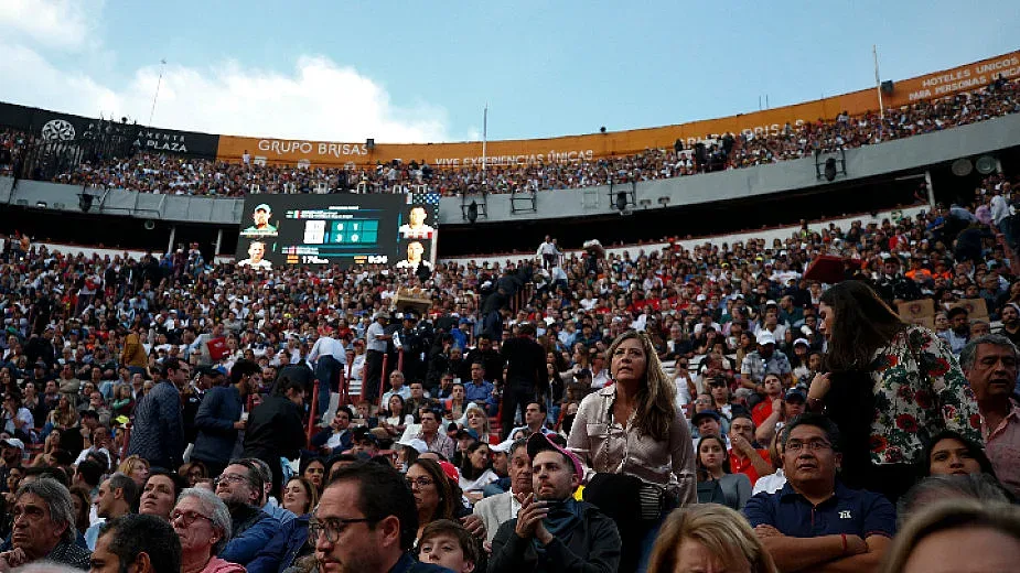 Над 42 000 гледаха наживо Федерер в Мексико