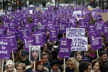 Французите протестират срещу насилието над жени