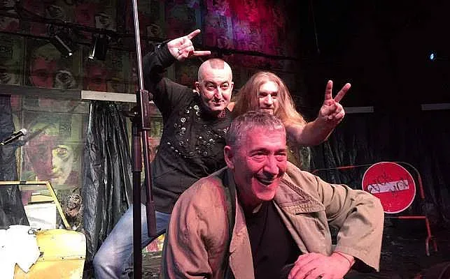 "Секс, наркотици и рокендрол" става и книга