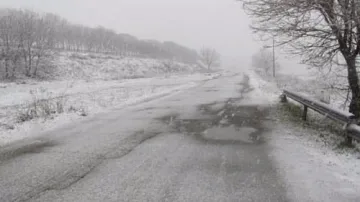 Още сняг на Пампорово и в Доспат