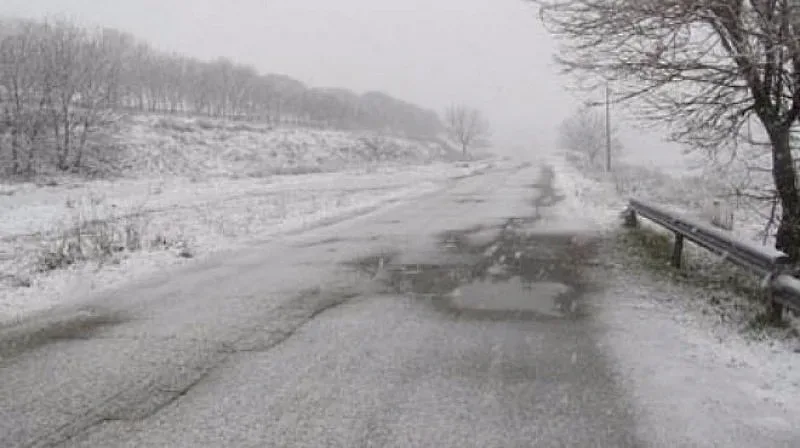 Още сняг на Пампорово и в Доспат