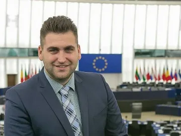 Андрей Новаков пое ГЕРБ-Благоевград