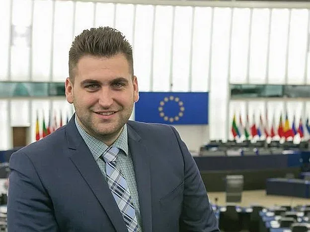 Андрей Новаков пое ГЕРБ-Благоевград