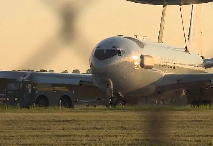 Самолет с 360 души кацна аварийно в САЩ