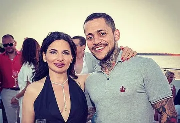 Пепеляшката на прехода и малкият й криптобрат