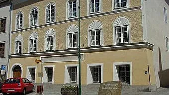 Родната къща на Хитлер става РПУ (СНИМКИ)