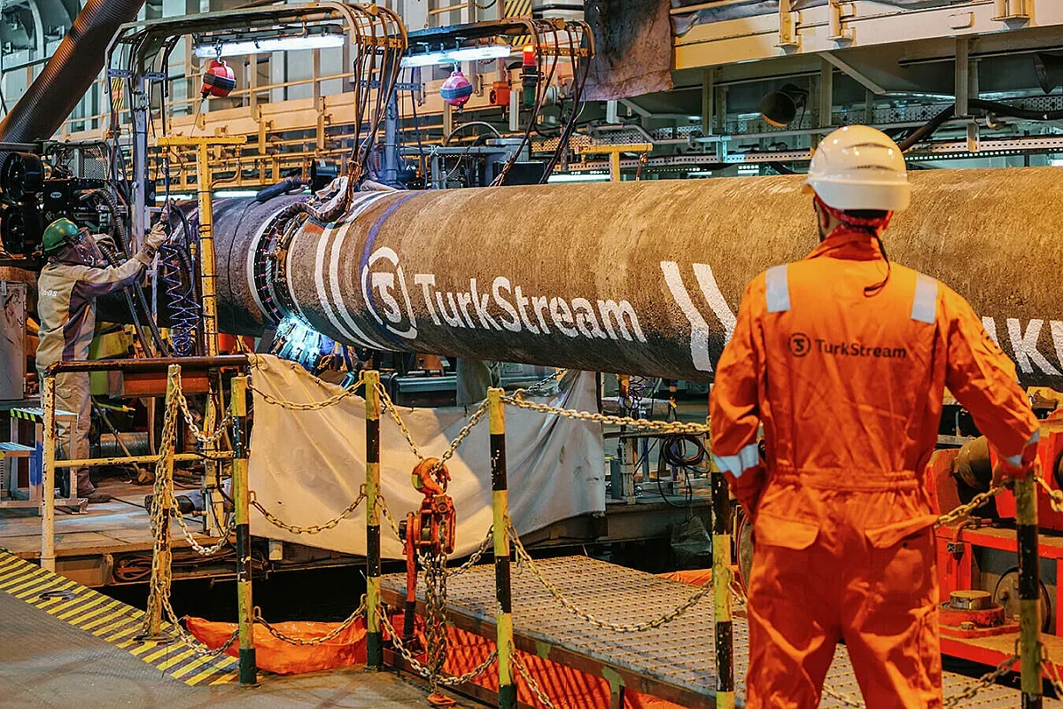 Русия напълни двете  тръби на „Турски поток“