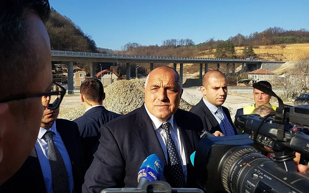 Премиерът провери строежа на АМ Хемус при Габрово