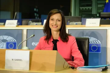 Мария Габриел ще се бори за зам.-шеф на ЕНП