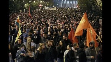 30 арестувани при безредици в Атина