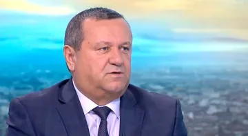 Адемов за болничните: Проблемът е в контрола