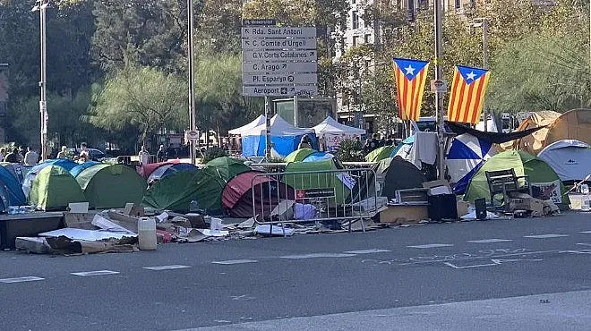 Ужас в Каталуния! 60 хил. излизат на улицата