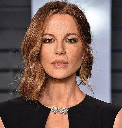 Кейт Бекинсейл с травмираща първа целувка