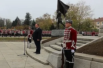 Хиляди се поклониха пред героите от Дойран