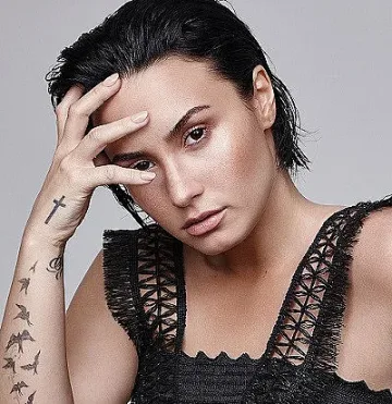 Деми Ловато влезе в студиото