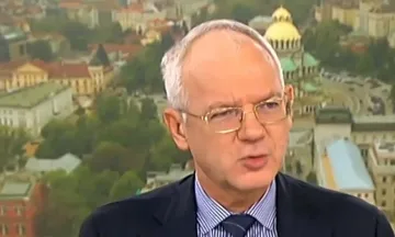 Велев: Безобразията с болничните струват 1 млрд.