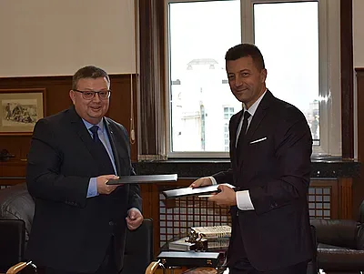 Цацаров подписа  споразумение с АББ