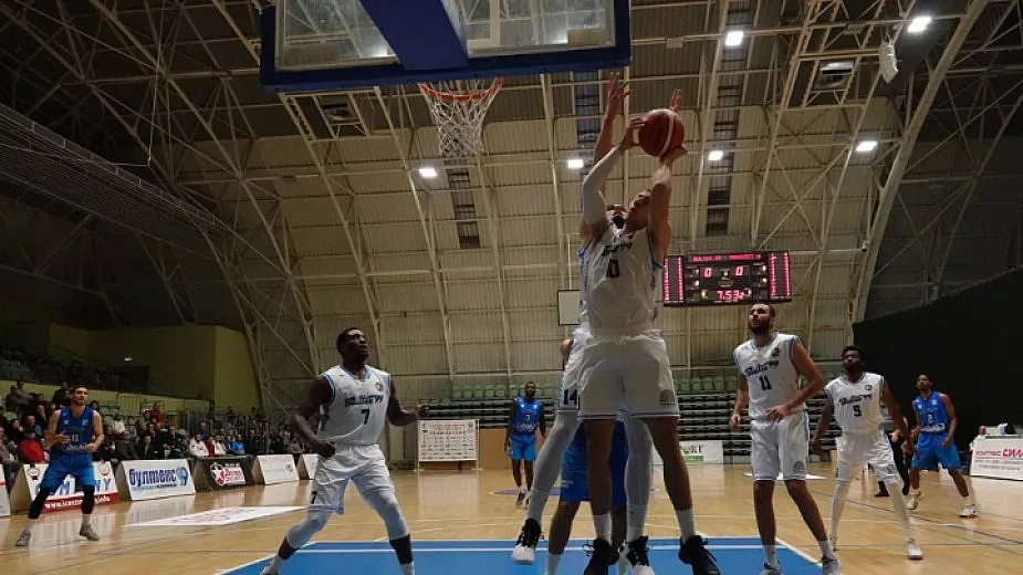 Академик (Пд) с успех в Балканската лига