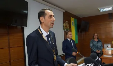 Трудно избраха шеф на общинския съвет в Ямбол