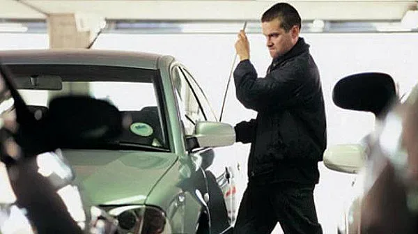 Откраднаха кола от охраняем паркинг в София