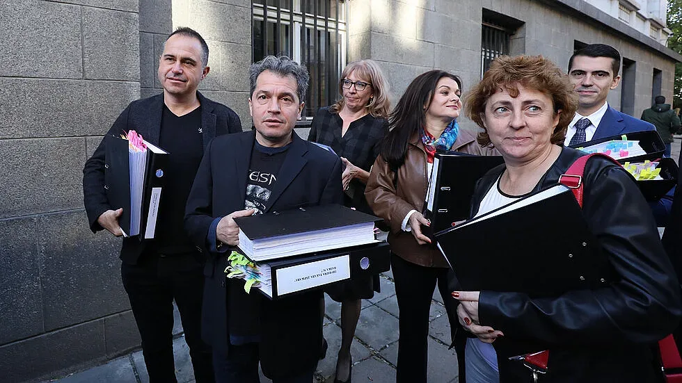 Партията на Слави мълчи за коалиция с Манолова