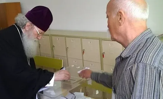 Патриархът гласува и на балотажа