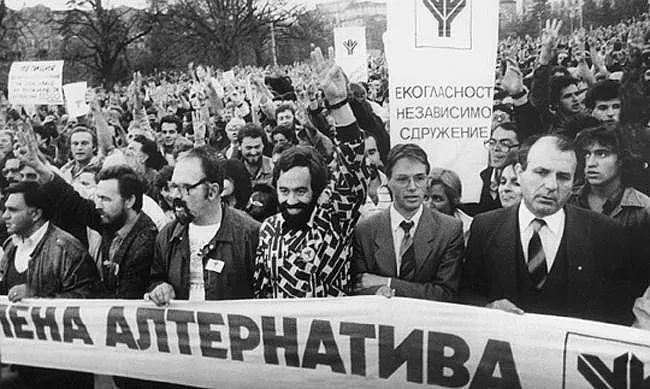 30 години от първите протести за демокрация