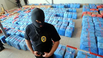 Разбита е група за международен наркоканал в Италия