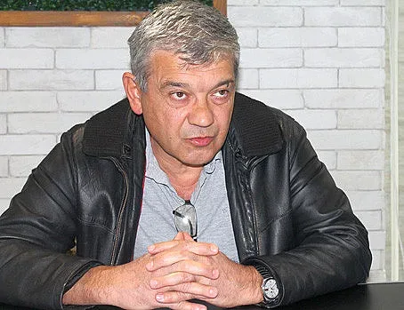 Румен Томов връща младите в Благоевград