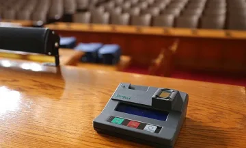 Удължиха ваканцията на депутатите до 6 ноември