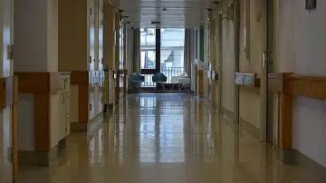 Децата от Кардам берат душа