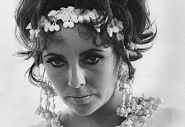 Рейчъл Уайз ще играе Елизабет Тейлър