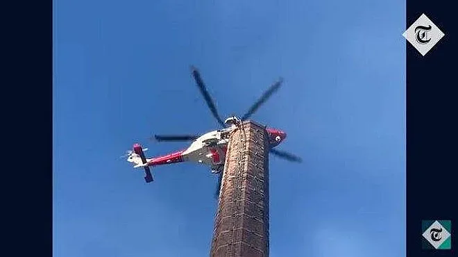 Мъж се заклещи в 80-метров комин във Великобритания