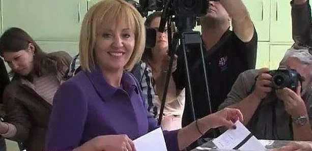 Манолова: Гласувах за промяната