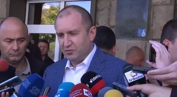 Радев: Няма да действам под натиск за Гешев